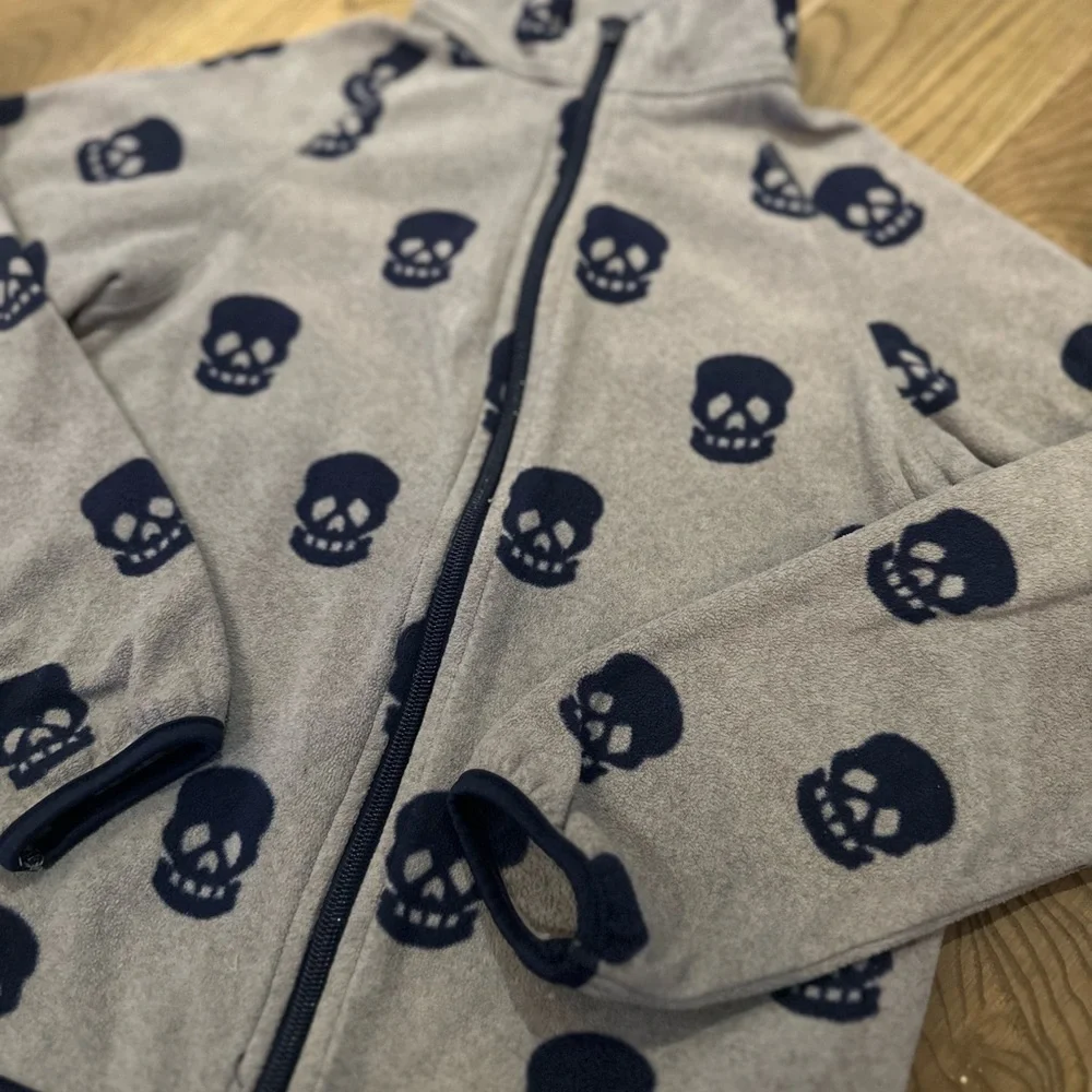 ✨5/$30✨Kids Skull Print Fleece Jacket - Gray size 6/7 - Picture 2 of 7